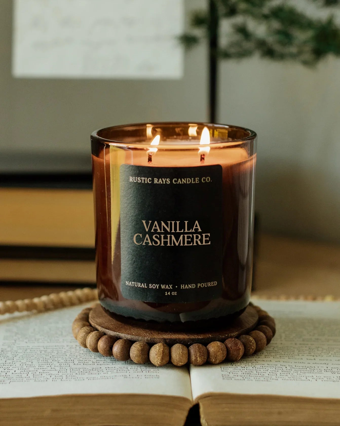Vanilla Cashmere Candle | 14 oz Amber Jar – Rustic Rays Candle Co.